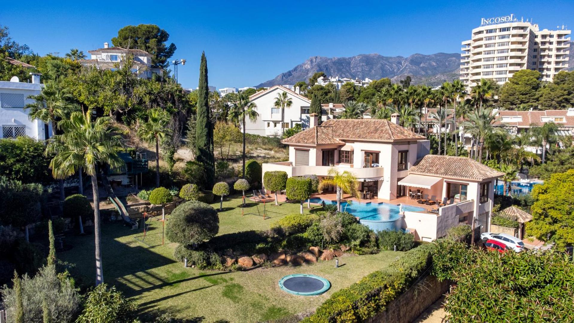Luxury Villa Robledal By Mabiente - Views Of The Sea And The Golf Course Marbella Kültér fotó